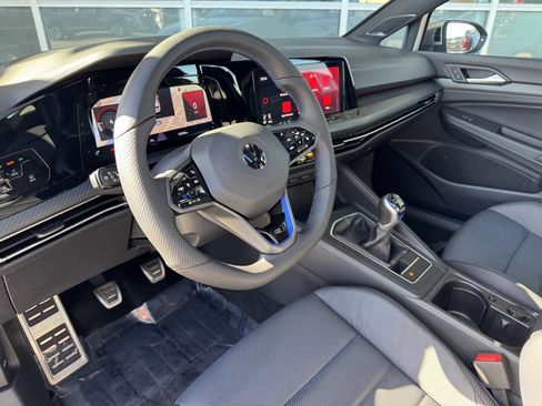 Used 2022 Volkswagen Golf R image 35