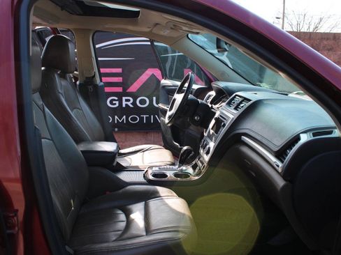 Used 2015 GMC Acadia SLT AWD/4WD image 9
