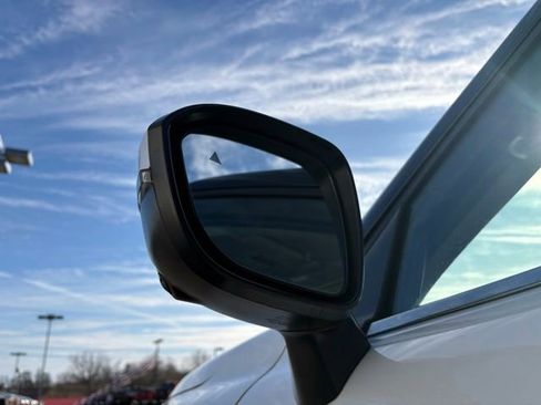 Used 2023 Mitsubishi Outlander SE image 11