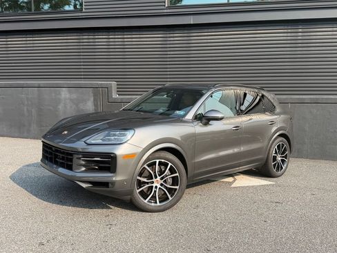 Certified 2026 Porsche Cayenne AWD/4WD image 6