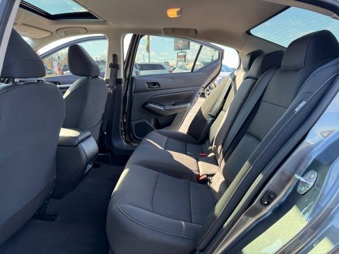 Used 2023 Nissan Altima 2.5 SV w/ SV Premium Package image 14