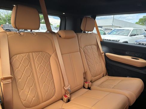 Certified 2025 Jeep Grand Wagoneer L Series III w/ Rear Seat Video Group 1 AWD/4WD image 12