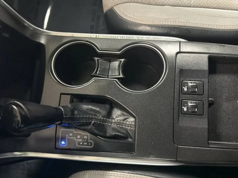 Used 2017 Toyota Camry XSE w/ Moonroof Package FWD image 12