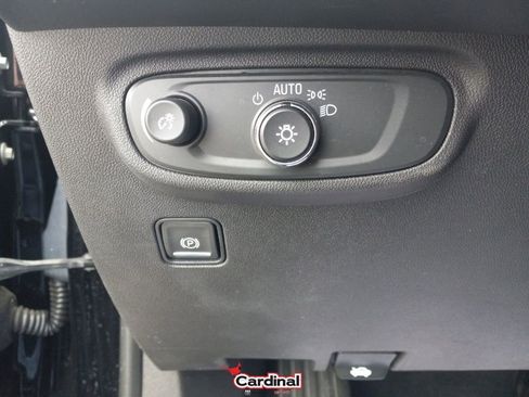 Used 2022 GMC Terrain SLE w/ Fleet Convenience Package image 30