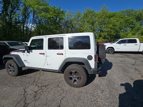 Used 2018 Jeep Wrangler Unlimited Rubicon AWD/4WD image 4