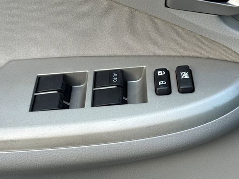 Used 2012 Toyota Corolla LE image 12