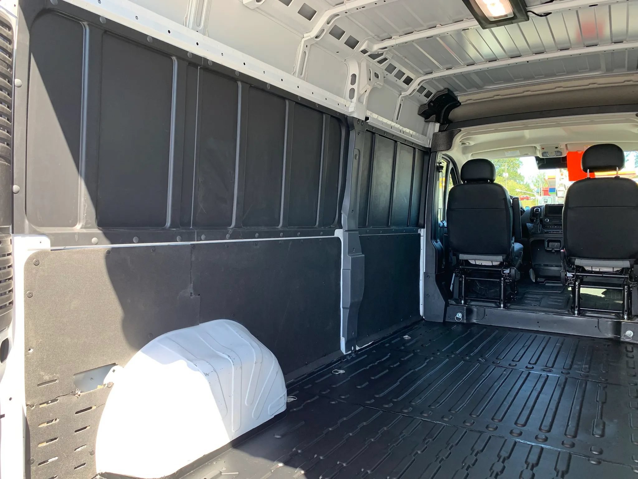Used 2025 RAM ProMaster 2500 w/ Convenience Group FWD image 31