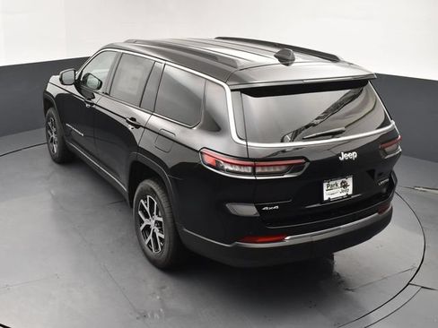 Used 2025 Jeep Grand Cherokee L Limited AWD/4WD image 16