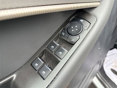 Used 2025 Ford Explorer Active image 13