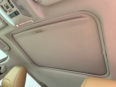 Certified 2022 Toyota RAV4 XLE Premium AWD/4WD image 32