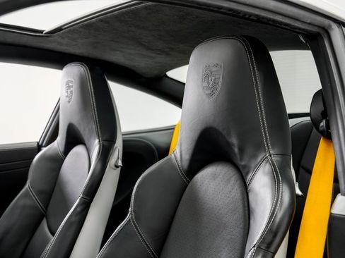 Used 2011 Porsche 911 Turbo S image 10