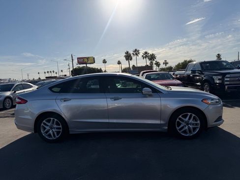 Used 2014 Ford Fusion SE FWD image 12