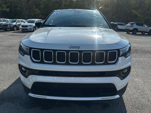 Used 2024 Jeep Compass Limited AWD/4WD image 4