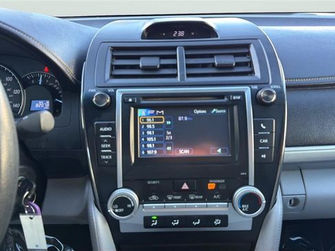 Used 2012 Toyota Camry LE FWD image 21
