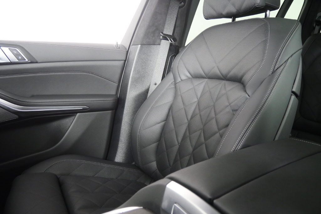 Used 2026 BMW X7 xDrive40i AWD/4WD image 28