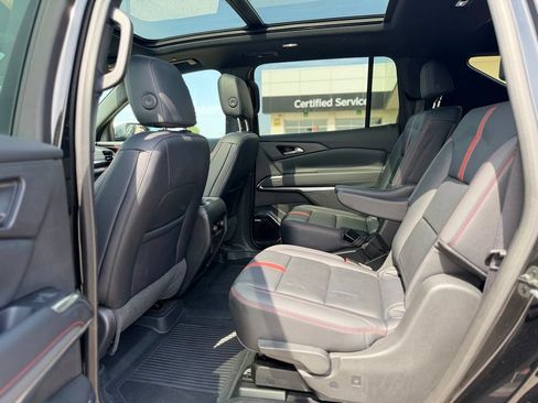 Used 2025 Chevrolet Traverse RS w/ LPO, Floor Liner Package FWD image 10