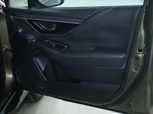 Certified 2025 Subaru Outback Limited image 33