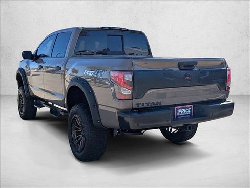 Used 2020 Nissan Titan PRO-4X w/ Pro-4x Convenience Package image 7