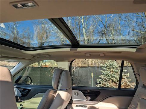 Used 2023 Lincoln Aviator Reserve w/ Equipment Group 201A image 30