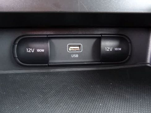 Used 2025 Kia Soul LX w/ LX Technology Package FWD image 23