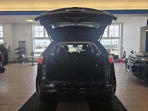 Used 2023 Ford Edge SE w/ Black Appearance Package image 29