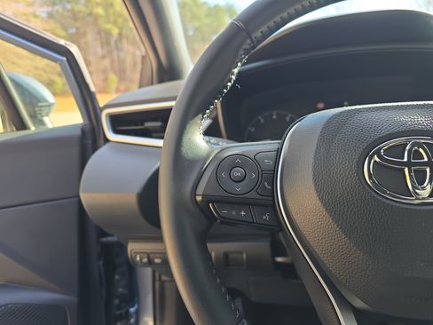 Used 2024 Toyota Corolla SE image 16