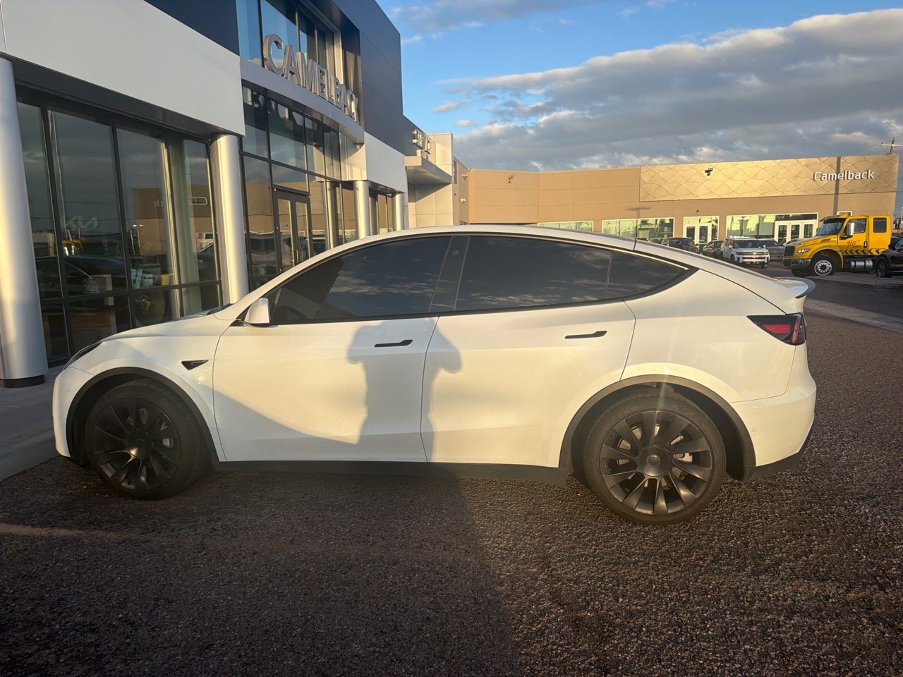 Used 2021 Tesla Model Y Long Range AWD/4WD image 1
