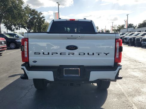 Used 2024 Ford F250 Lariat w/ Black Appearance Package image 8