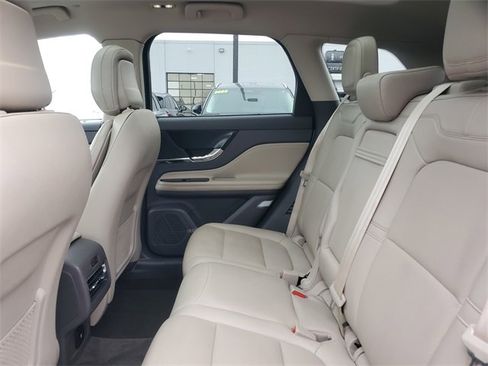 Used 2020 Lincoln Corsair AWD w/ Premium Package image 34