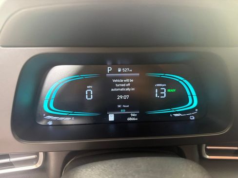 Certified 2025 Hyundai Elantra Hybrid FWD image 15