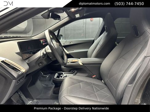 Used 2023 BMW iX xDrive50 w/ Premium Package image 18