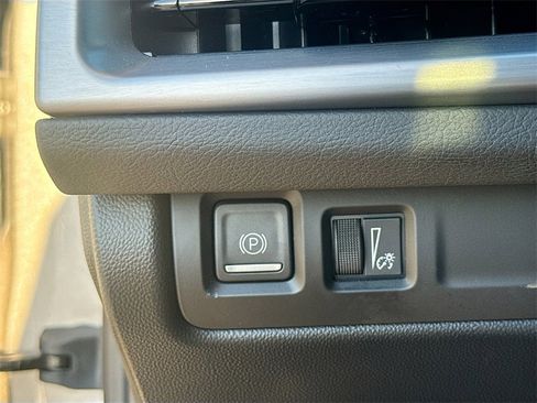 Used 2024 Cadillac XT4 Sport image 10