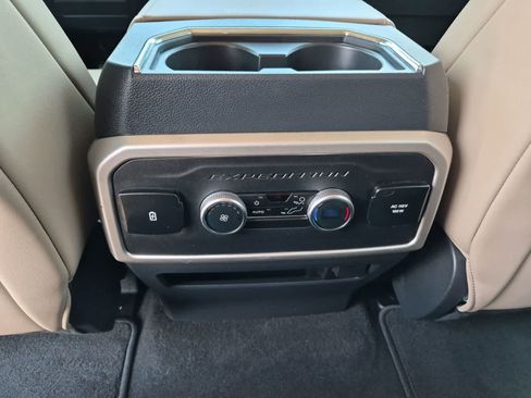 Certified 2024 Ford Expedition XLT RWD image 21