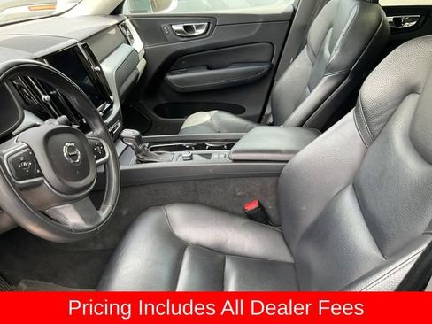 Used 2018 Volvo XC60 T6 Momentum w/ Vision Package AWD/4WD image 9