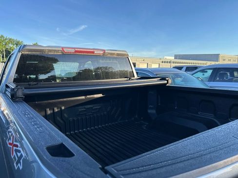 Used 2020 Chevrolet Silverado 1500 Custom w/ Custom Value Package AWD/4WD image 10
