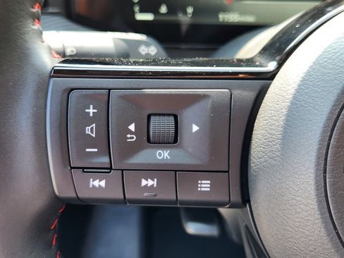 Certified 2025 Nissan Kicks SR w/ SR Premium Package AWD/4WD image 22