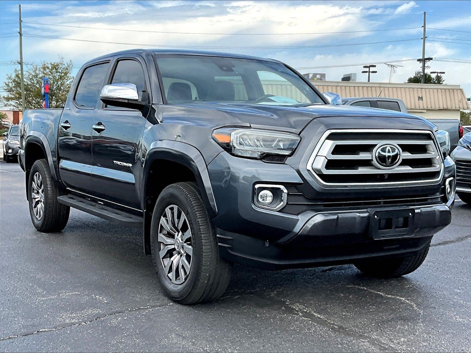 Used 2021 Toyota Tacoma Limited AWD/4WD image 3