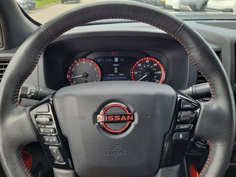 Used 2022 Nissan Frontier PRO-4X w/ Technology Package AWD/4WD image 19