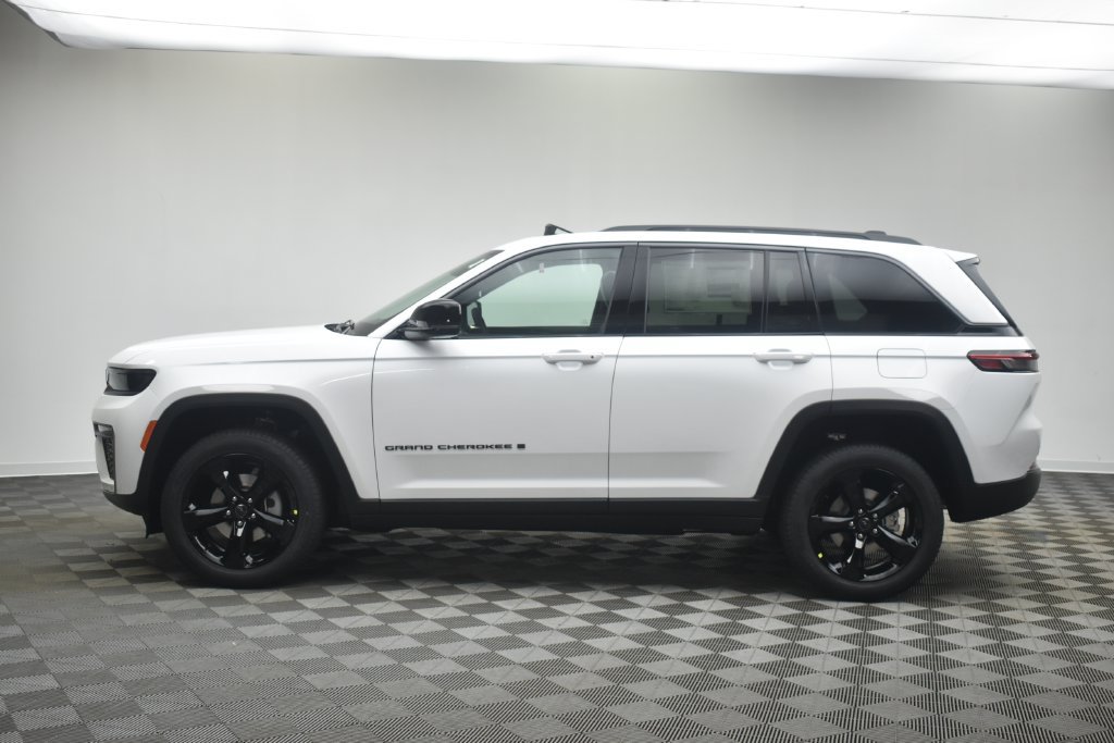 New 2027 Jeep Grand Cherokee Limited AWD/4WD image 16