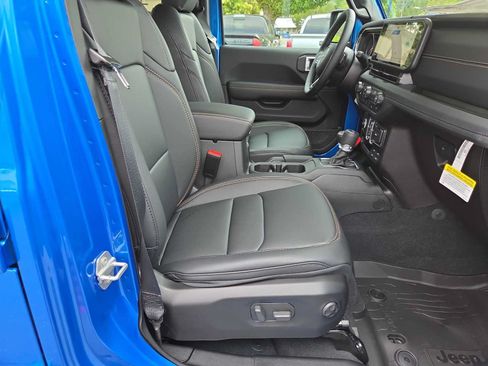 New 2026 Jeep Gladiator Sport AWD/4WD image 22