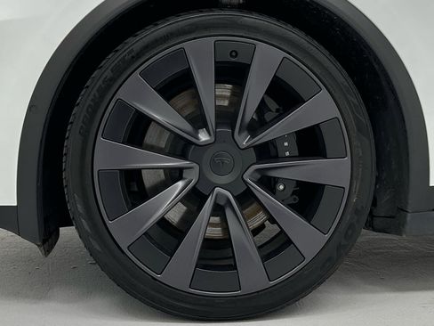 Used 2022 Tesla Model X Plaid image 9