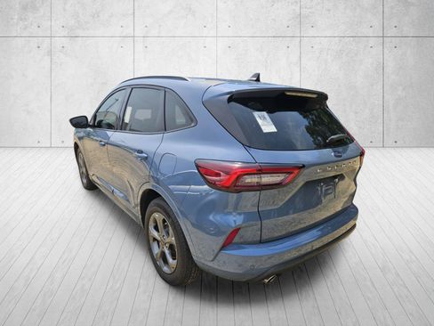 Used 2024 Ford Escape ST-Line w/ Tech Pack #1 FWD image 9