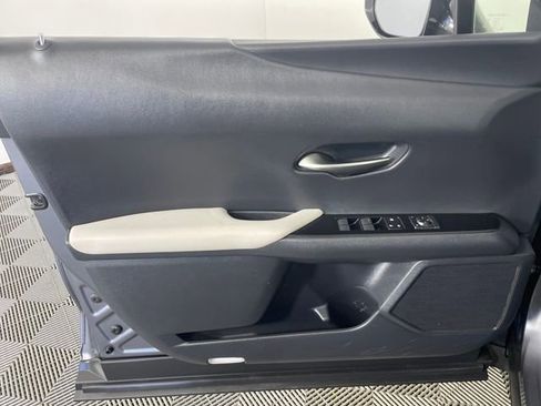 Used 2019 Lexus UX 200 w/ Premium Package image 20