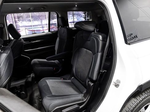 Used 2021 Jeep Grand Cherokee L Laredo w/ Luxury Tech Group I AWD/4WD image 41