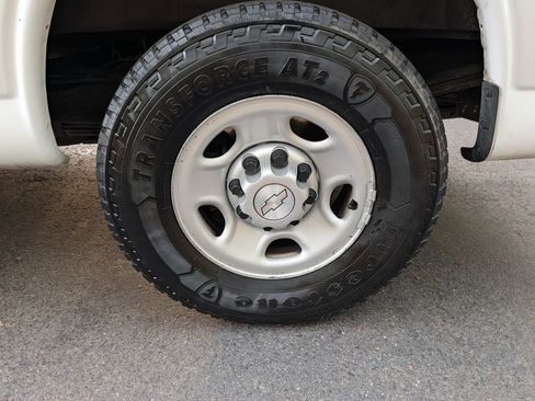 Used 2017 Chevrolet Express 3500 Extended image 19