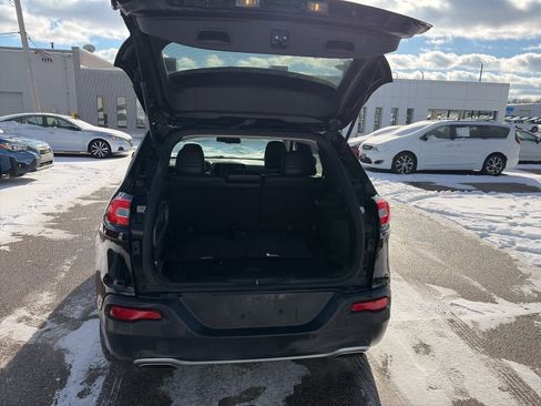 Used 2017 Jeep Cherokee Limited image 15