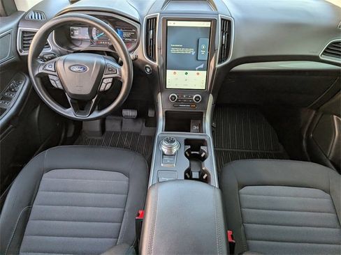 Certified 2023 Ford Edge SE w/ Black Appearance Package image 9