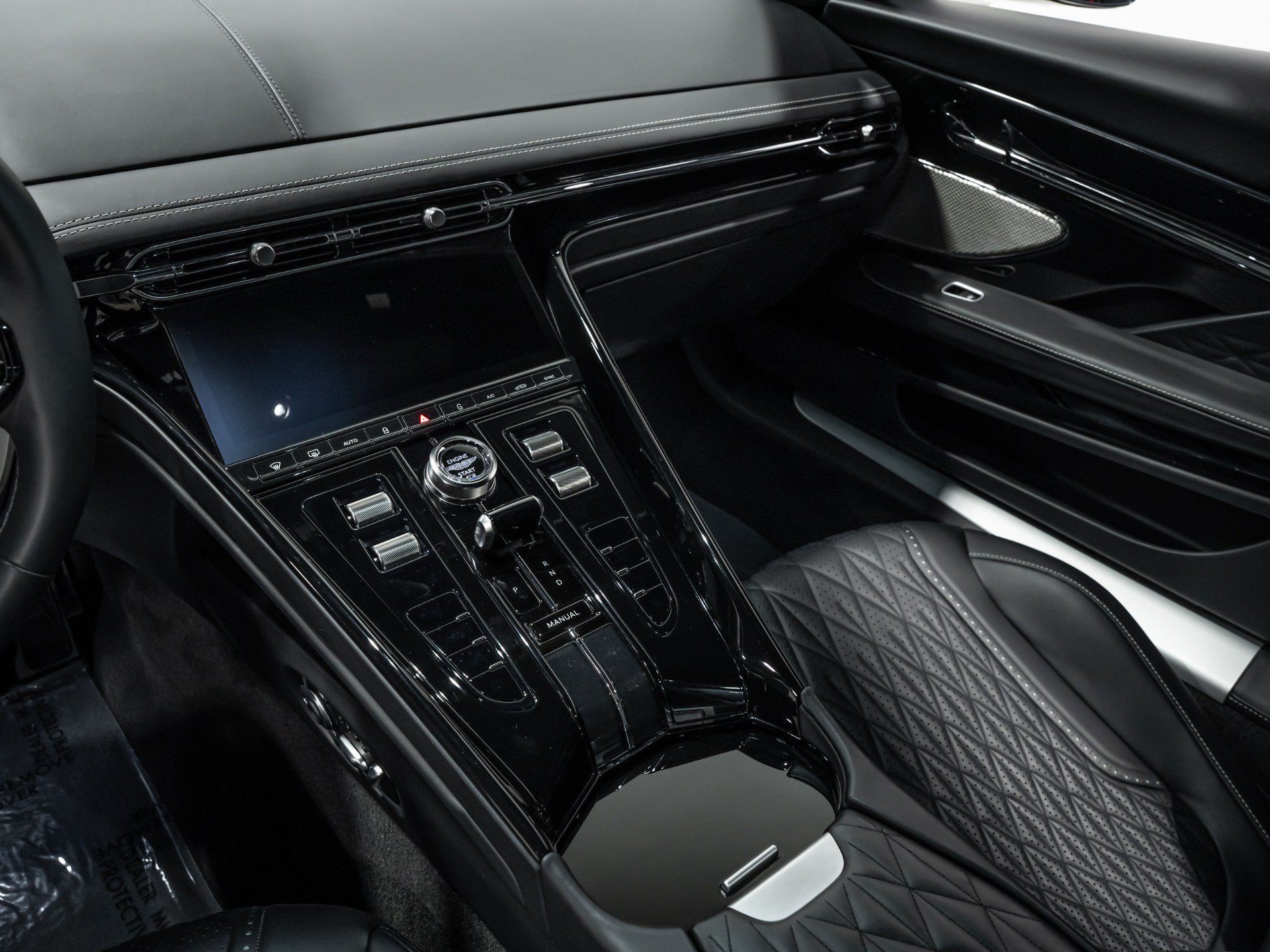 Used 2024 Aston Martin DB12 Coupe RWD image 49