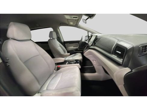 Used 2019 Honda Odyssey EX image 18