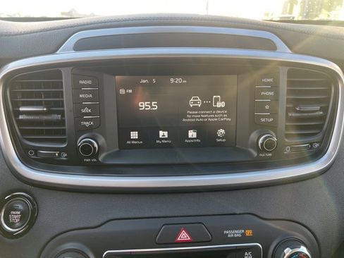 Used 2020 Kia Sorento EX image 26